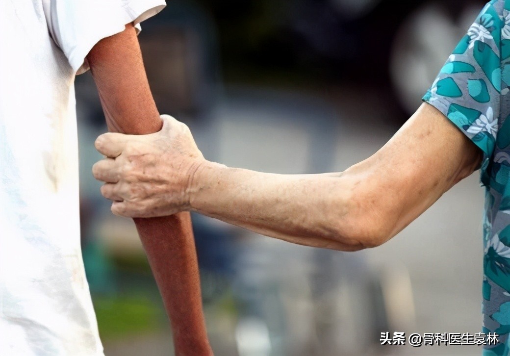 老年人关节疼痛的原因及解决方法,老年人关节痛怎么治疗最好最有效