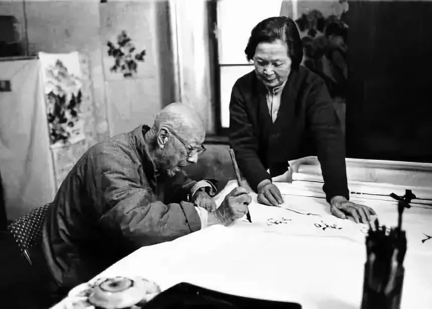 丈夫送的上亿家产，她一分不留，全捐给了故宫