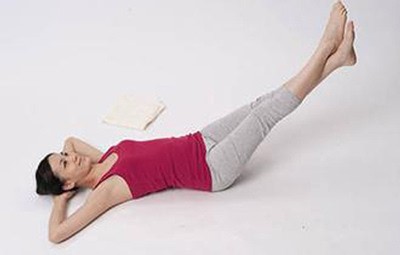 超模腹部健身动作 (超模身材健身动作)