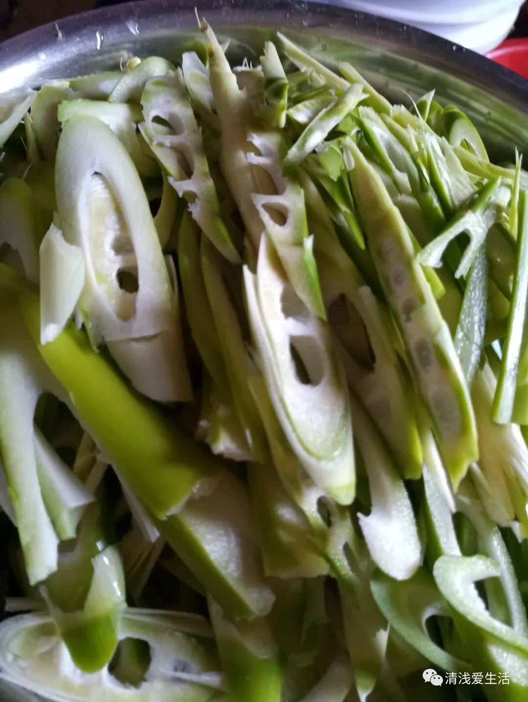 自己晒笋干的做法需要煮多久,晒笋干遇到阴雨天