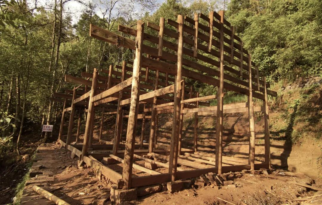 武大师兄弟复活湘西秘境，1块钱就能入股