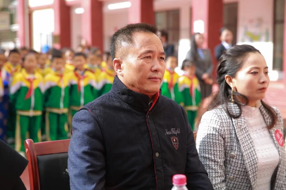 崇和育美,爱满康定|康定市巨海赖俊臻希望小学成功剪彩