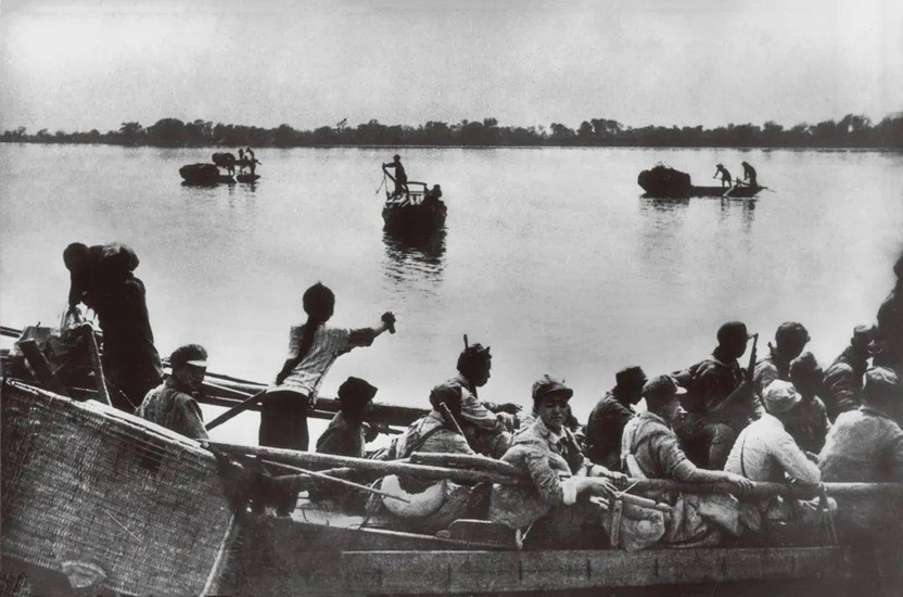 战地记者拍的照片,战地记者拍摄珍贵影像