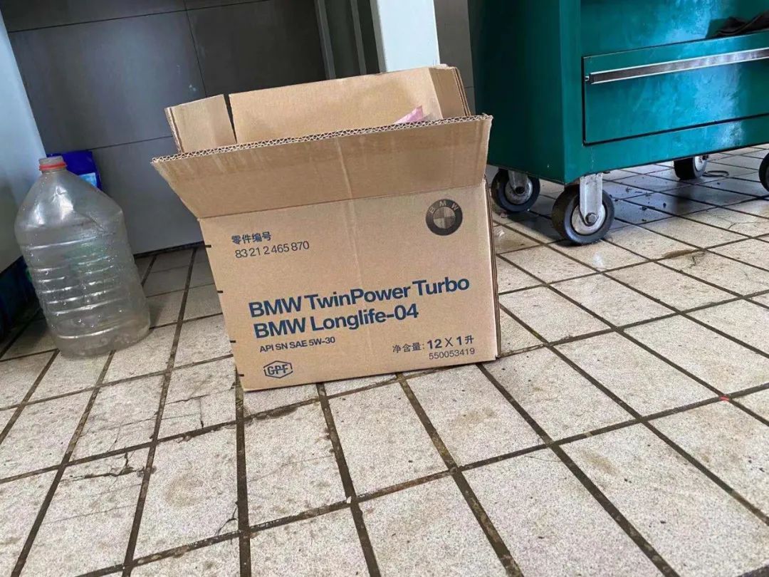 宝马8系双门碳纤维,宝马8系四门版的驾驶感受