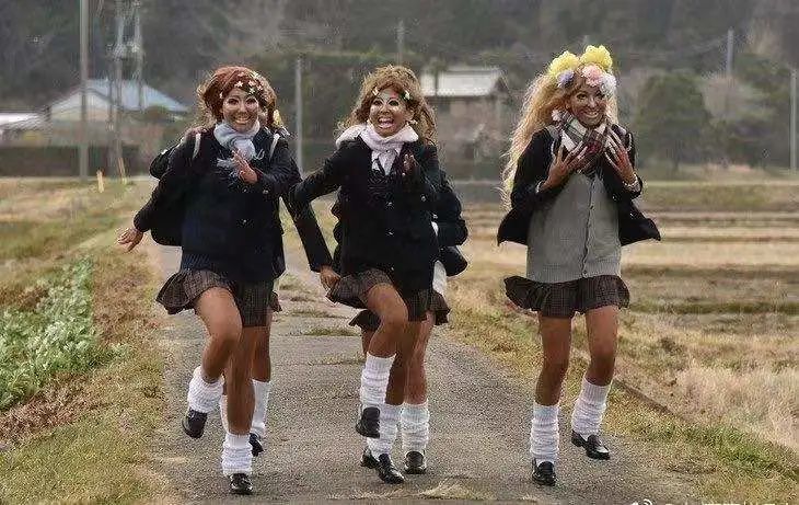 中国女孩被绑架遭遇电击,中国女孩被警察绑架