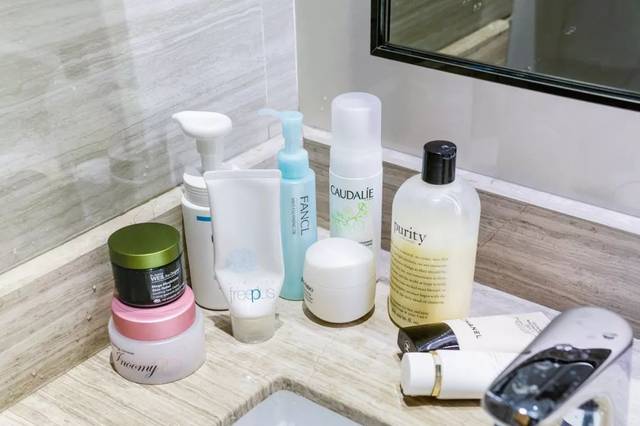 该怎么挑选不伤肤的洗面奶,如何正确的去选择一款洗面奶