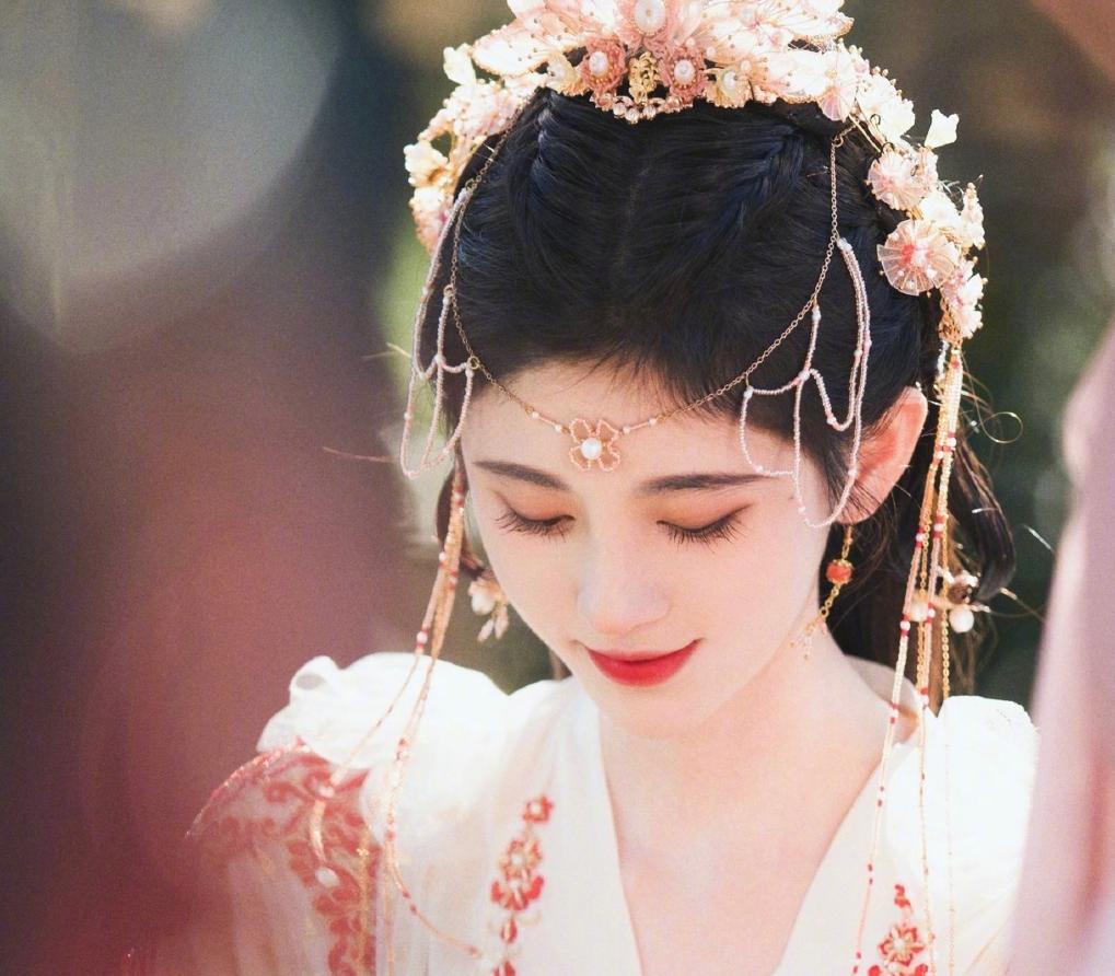 天天向上王一博的汉服,天天向上王一博穿的唐装