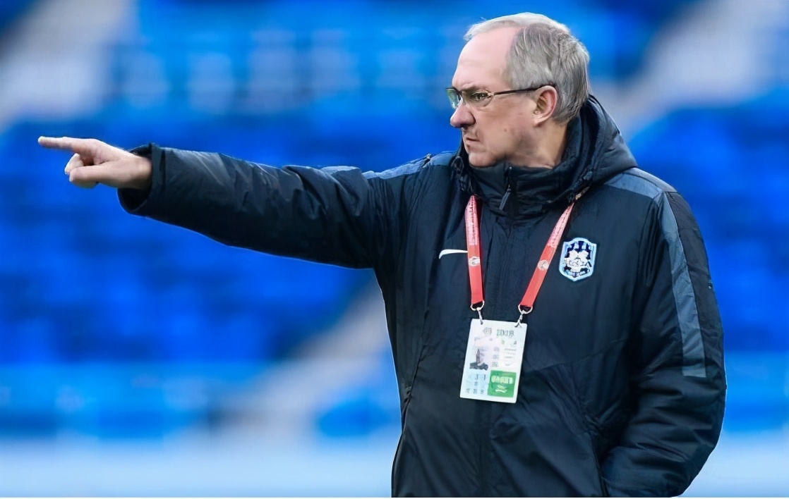 国足裁判被骂,国足裁判被骂完整版