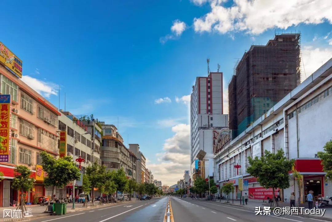 忆往昔峥嵘岁月看今朝城市新貌,忆往昔峥嵘岁月稠看今朝民富国强