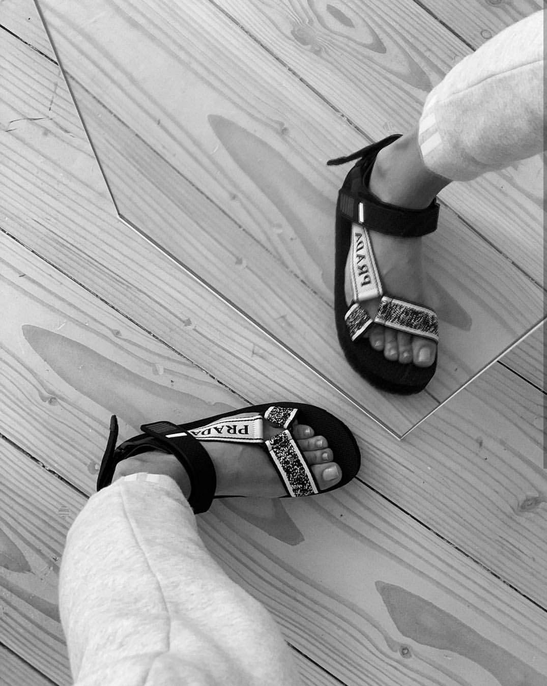 这3款凉鞋让你美一个夏天,这个夏天最值得买的凉鞋长什么样