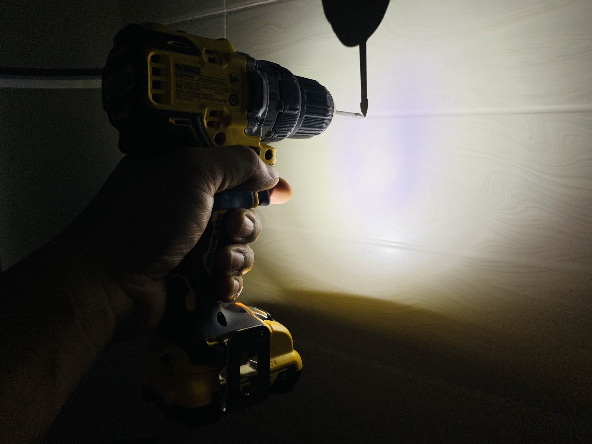 得伟电钻dcd701充满电要多久,得伟锂电钻测评