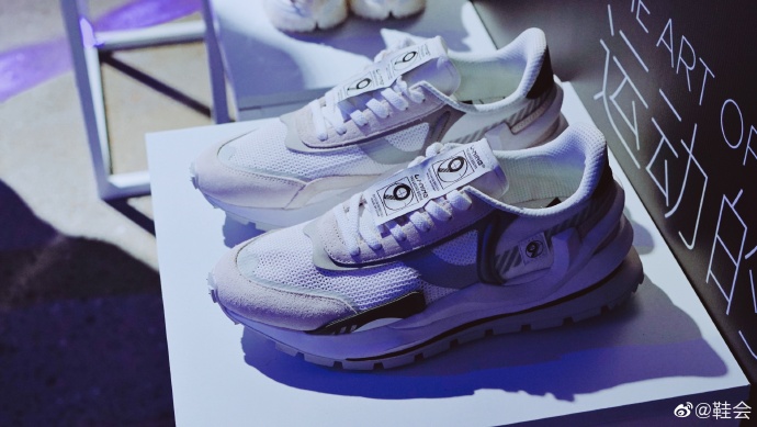 李宁时装周2018什么系列,李宁时装周帽子惹争议