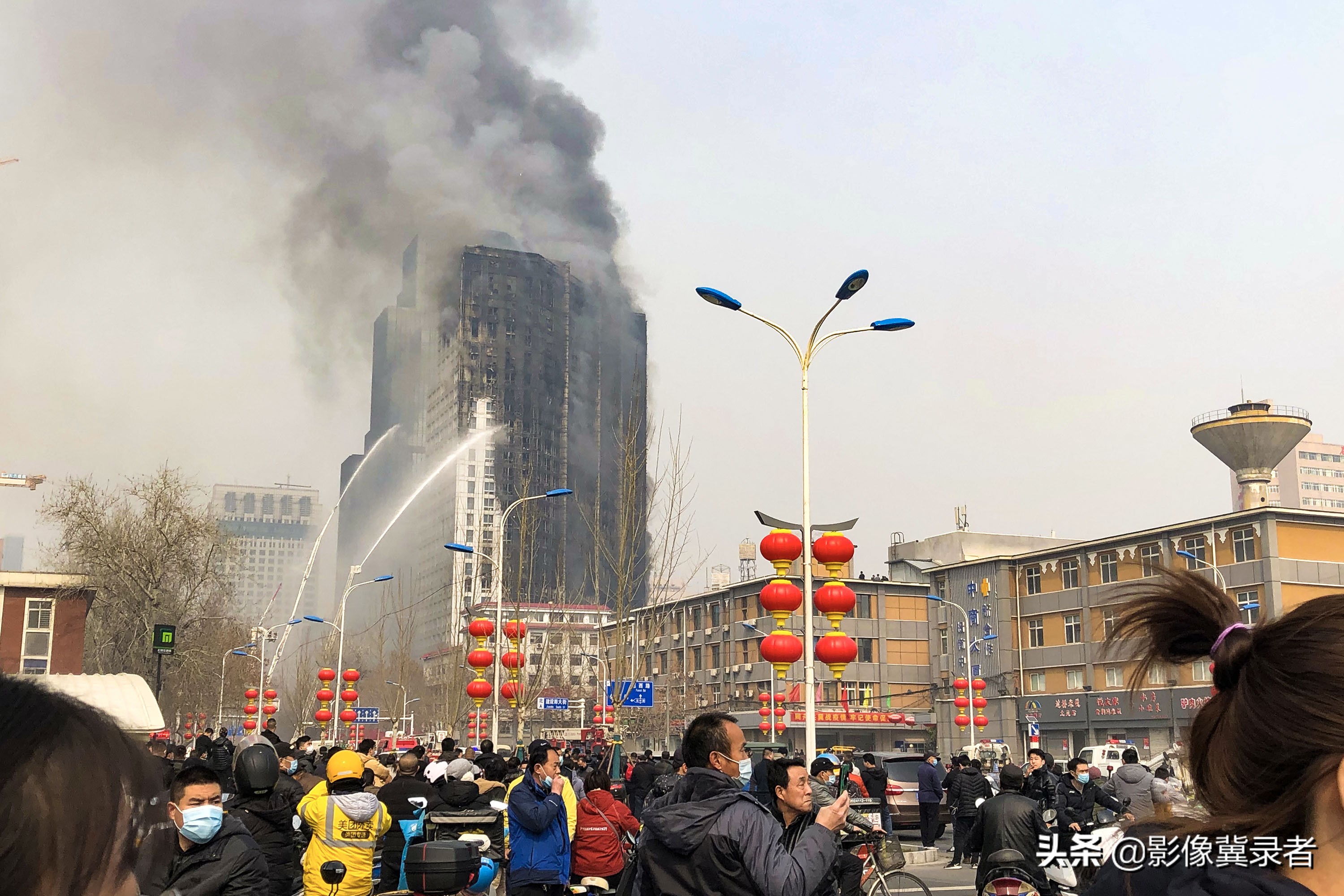 石家庄一栋楼突发火灾全过程,石家庄高楼失火最新消息