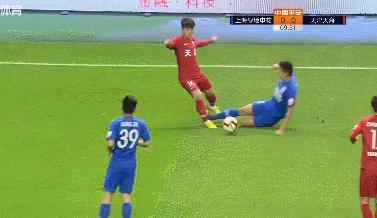 中超联赛出现两废人动作,中超三大旧将称霸五大联赛