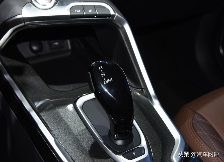 新一代哈弗h6是中型suv吗,哈弗h6评测内饰