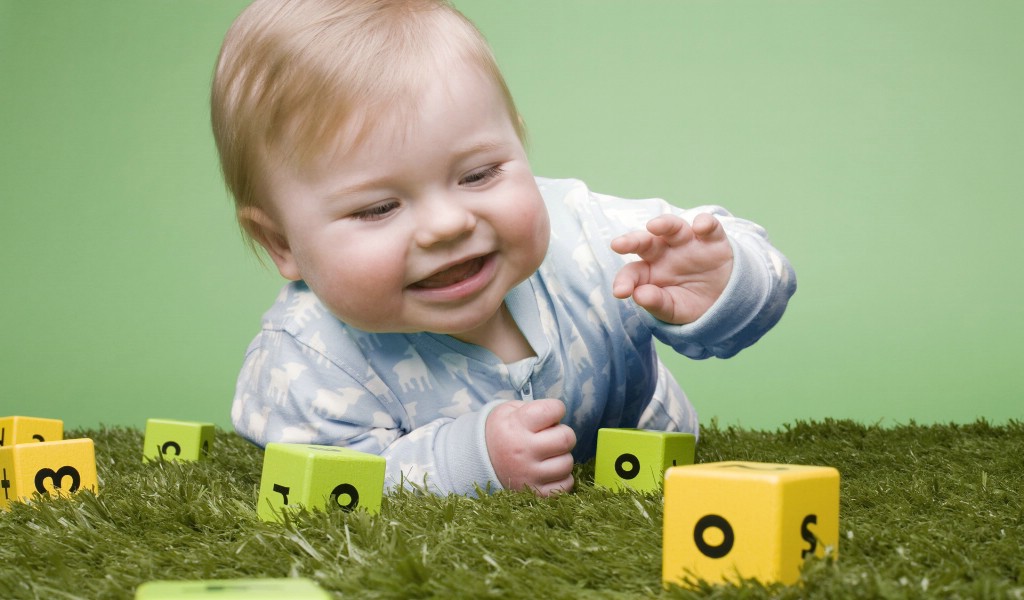 0-1岁的宝宝玩具怎么挑选,怎么给0到6个月宝宝选玩具