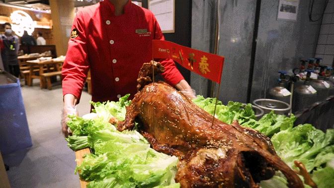 木屋烧烤烤全羊价格表,木屋全羊烧烤