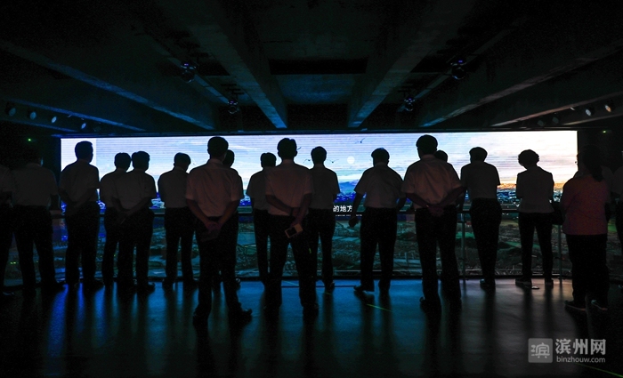 2018时光已走滨州日报90后小美摄影记者定格了您的最美