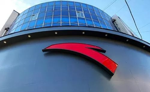 瑞幸遭做空，下场一定很惨？看看安踏这些“前辈”吧