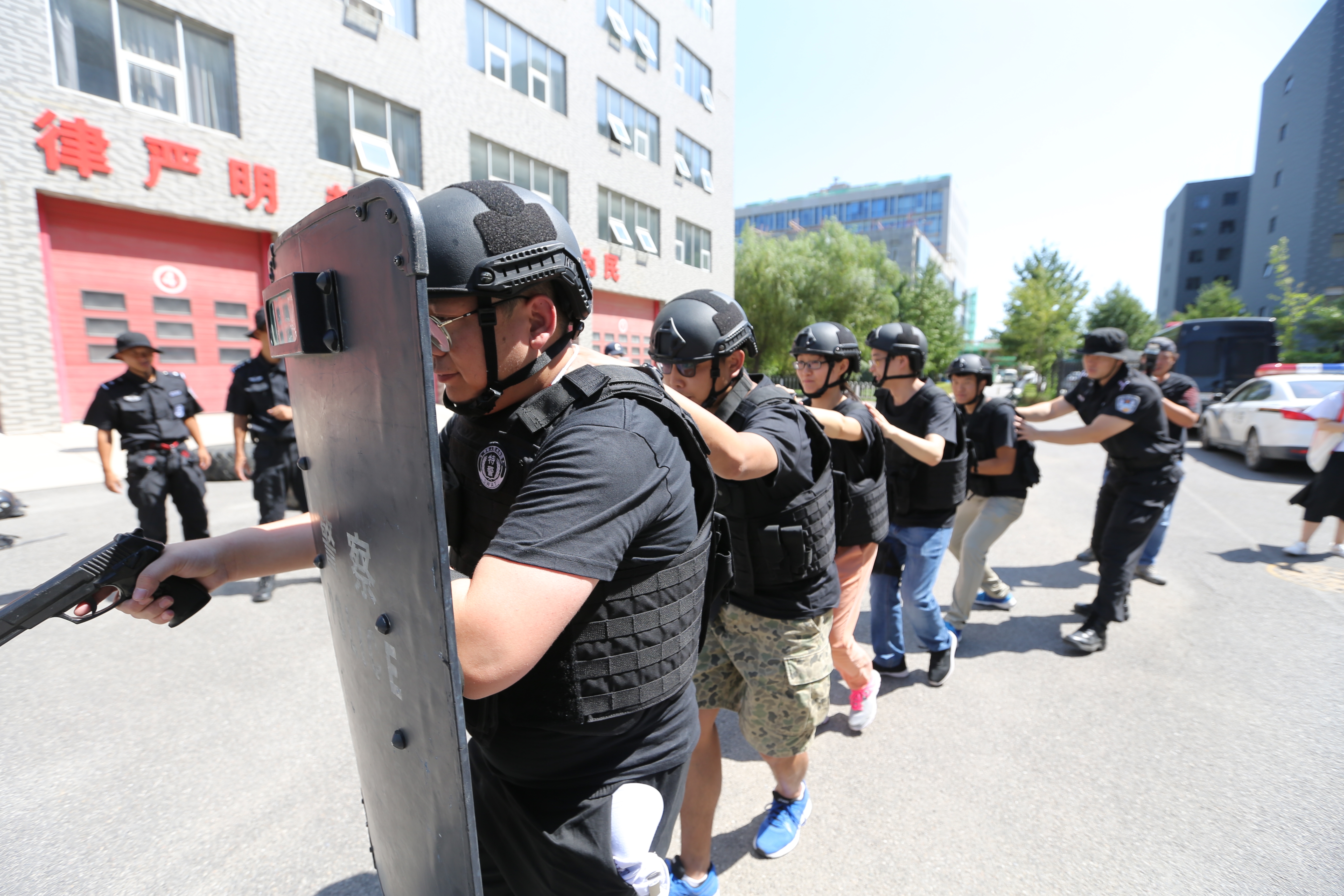 巡特警训练活动,欢乐警营