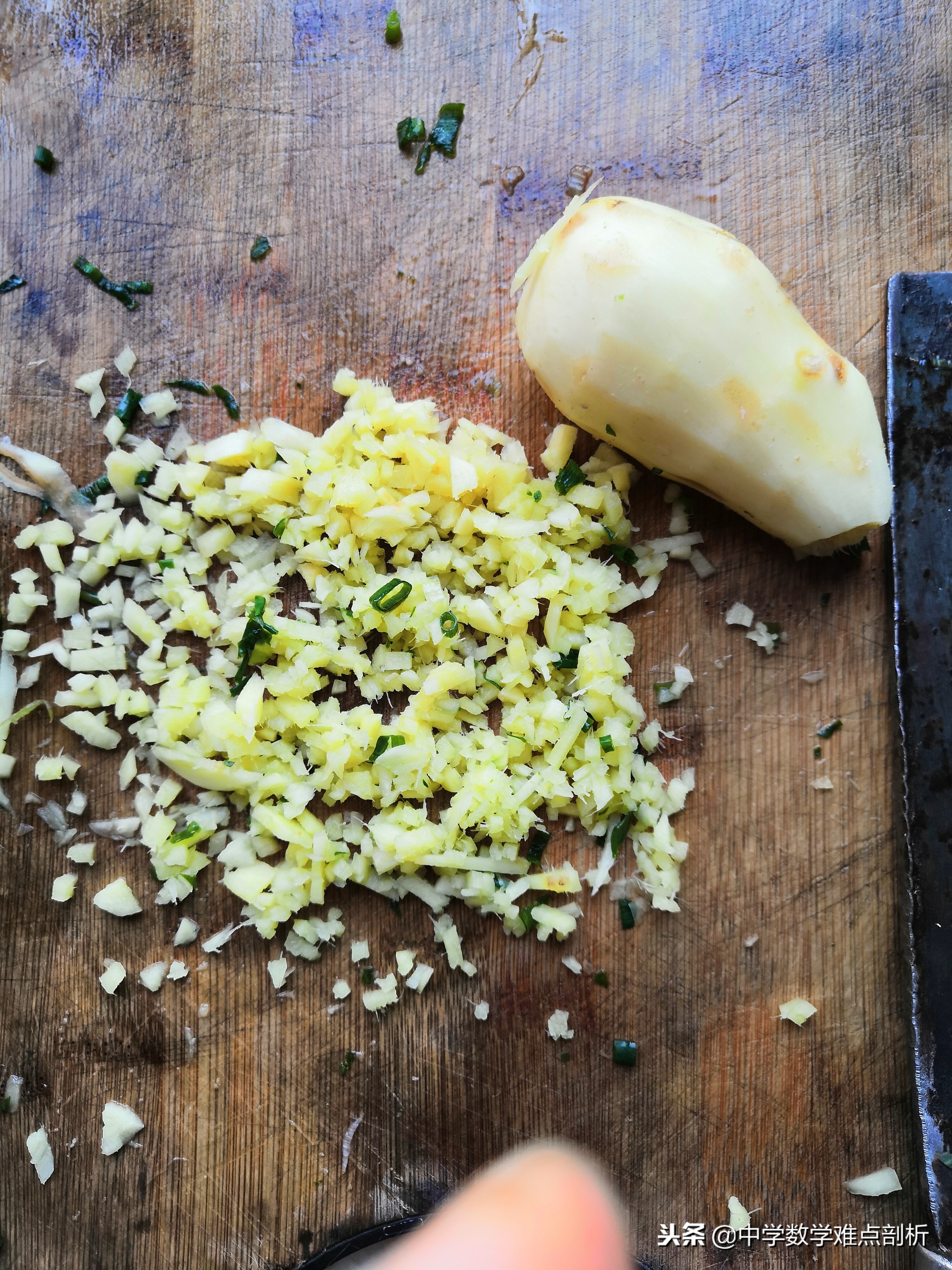 我是头条数学老师做菜最好的，厨师里面数学最好的，今天做狮子头