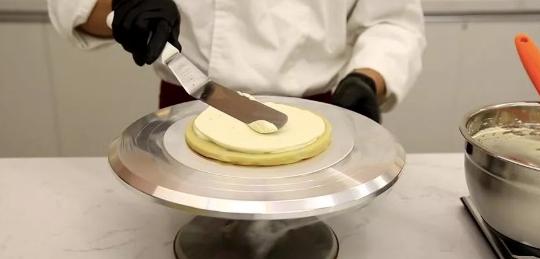 洋梨焦糖蛋糕做法,秋天的第一个蛋糕制作教程