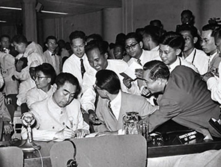 尼克松眼中的毛*东泽**:一位非常伟大的历史性人物