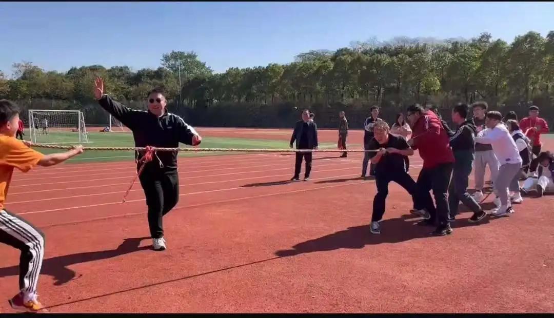 第八届凝心聚力杯拔河比赛信息,凝心聚力绳彩飞扬教职工拔河比赛