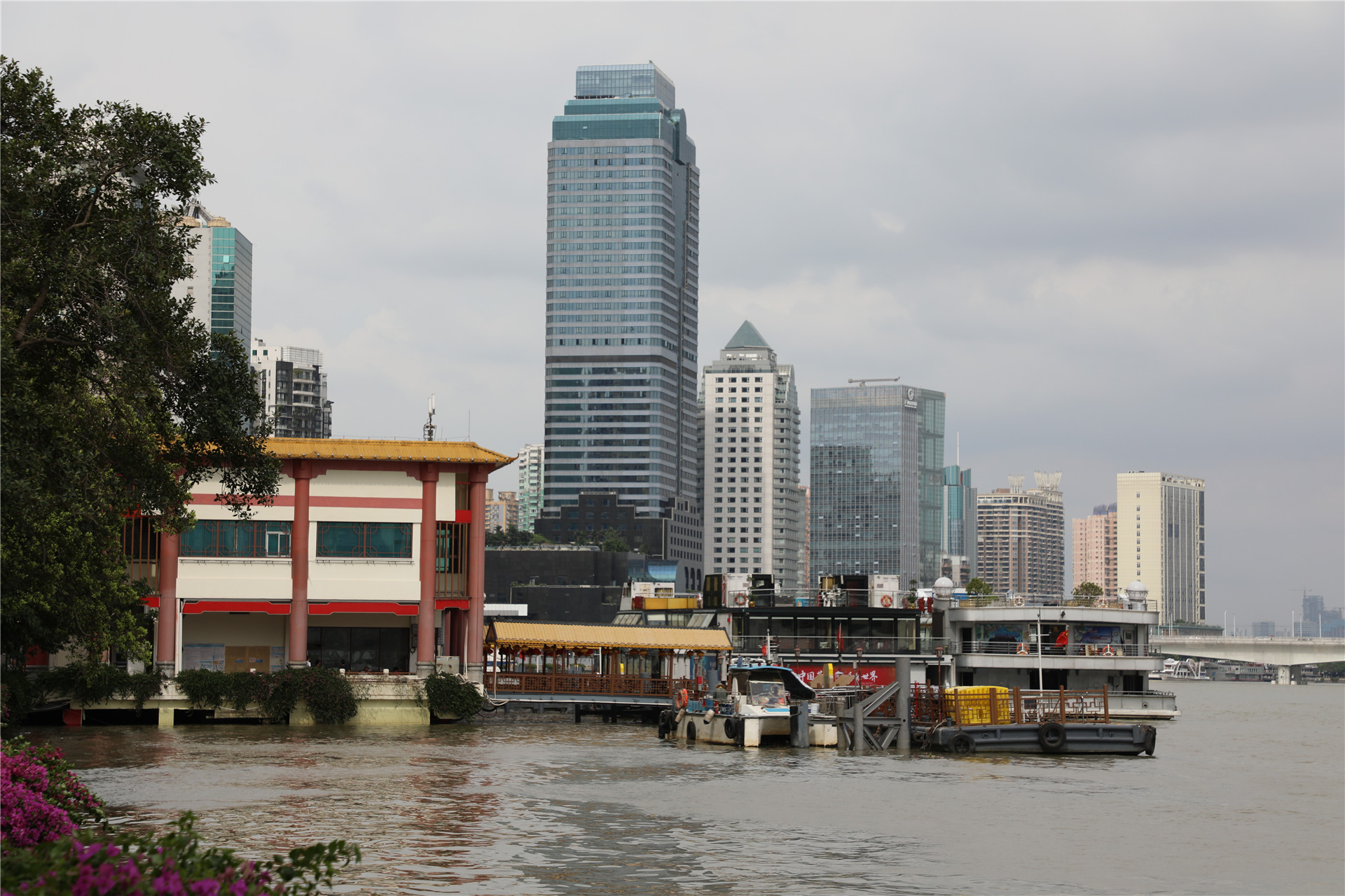 广州珠江夜游哪里上船最好,乘船珠江夜游票