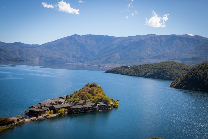 消失的地平线上的“香巴拉”和“女儿国”（二）