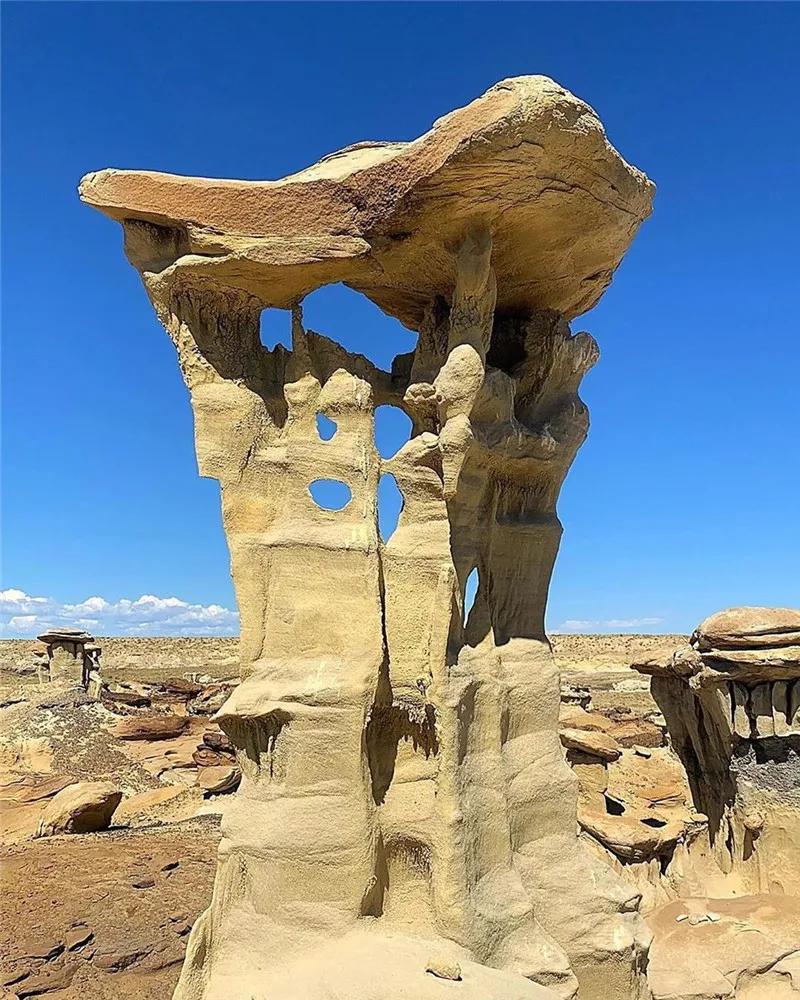 奇石怪桩,奇石怪岩