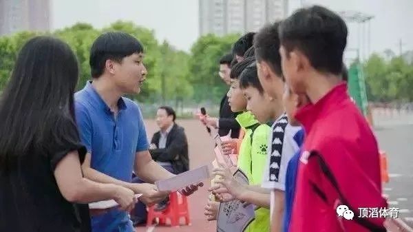 2020-2021足坛大事回顾,预测足坛未来十年的事件