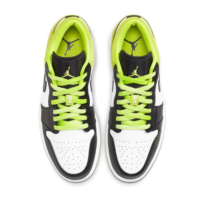 两大神仙鞋款，一个清新可人一个挑战审美，你会喜欢哪个？