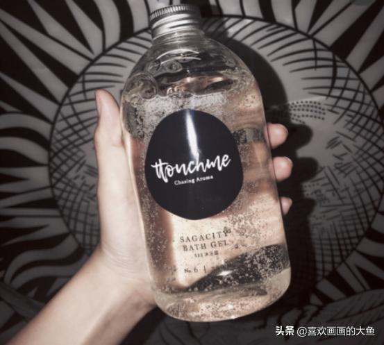 女士沐浴液香味持久,沐浴液推荐美白留香女士