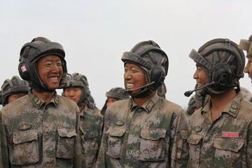 开坦克很威风吗,开坦克驰骋沙场