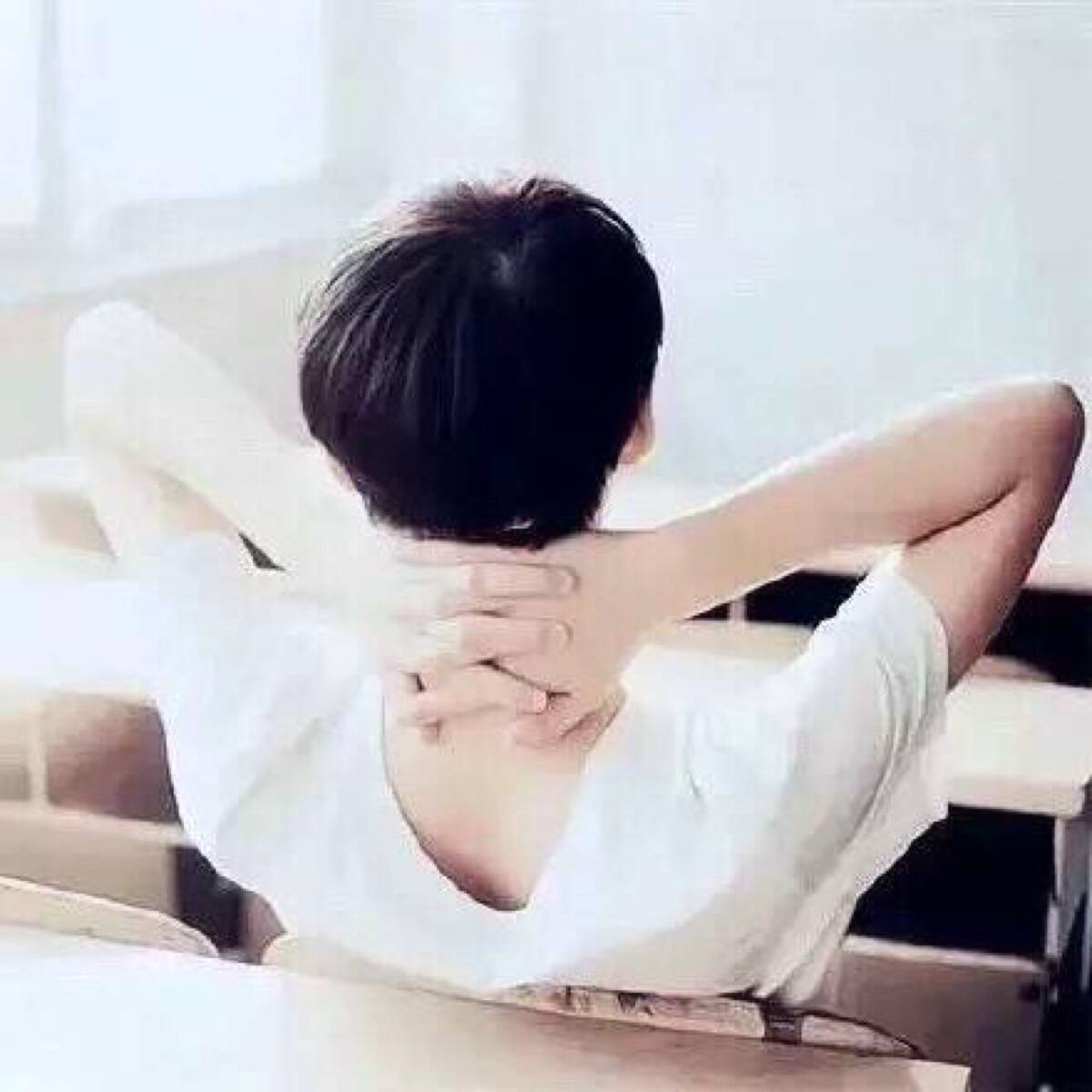 焦虑的人钻牛角尖,焦虑到大脑反复想事情