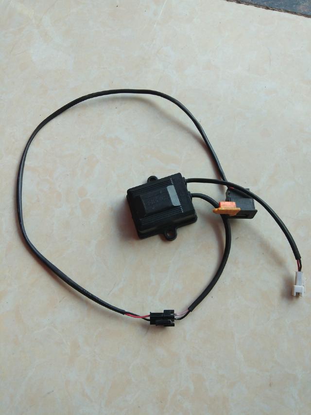 涓嶇敤缇℃厱鍒汉鐨勭數鍔ㄨ溅,鐢靛姩杞﹀姞瑁呮墜鏈哄厖鐢靛彛