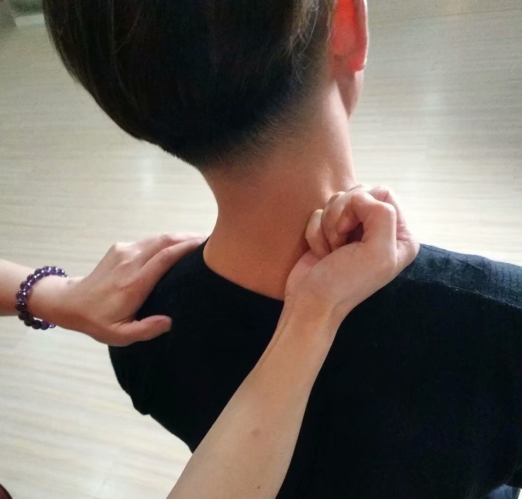 颈椎富贵包怎么做操可以缓解,颈椎突出一个包怎么快速恢复