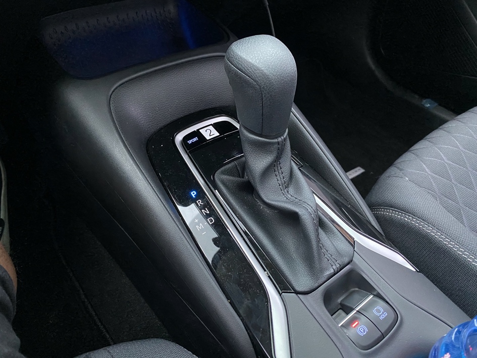 2023款丰田亚洲狮2.0燃油旗舰版,一汽丰田亚洲狮2.0豪华版