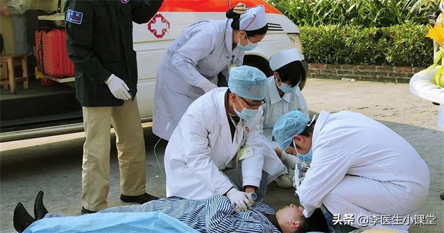 家人脑出血了安全了怎么安慰,家人突发脑溢血的急救措施