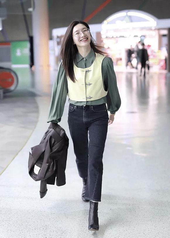 马甲衬衫初秋怎么穿好看炸了,入春穿搭马甲衬衫气质穿搭