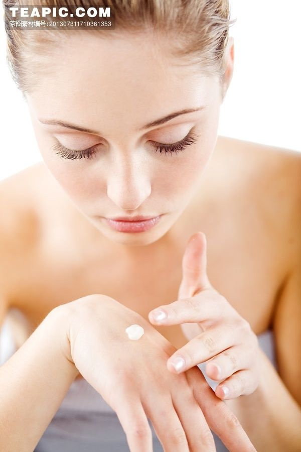 肌肤嫩白大绝招，学会秒变小仙女