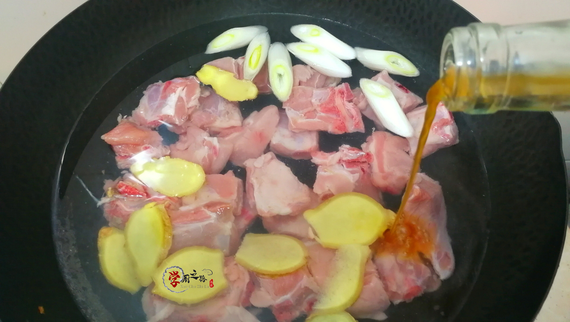 糖醋排骨怎么做到没有油,糖醋排骨怎么软烂而不柴