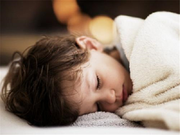 宝宝发烧不退怎么办最快解决方法,22个月宝宝发烧39度小妙招