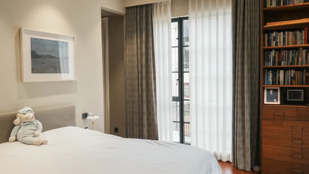 住在上海闹市400平的房子里，花开不败，开窗见池塘，太羡慕了