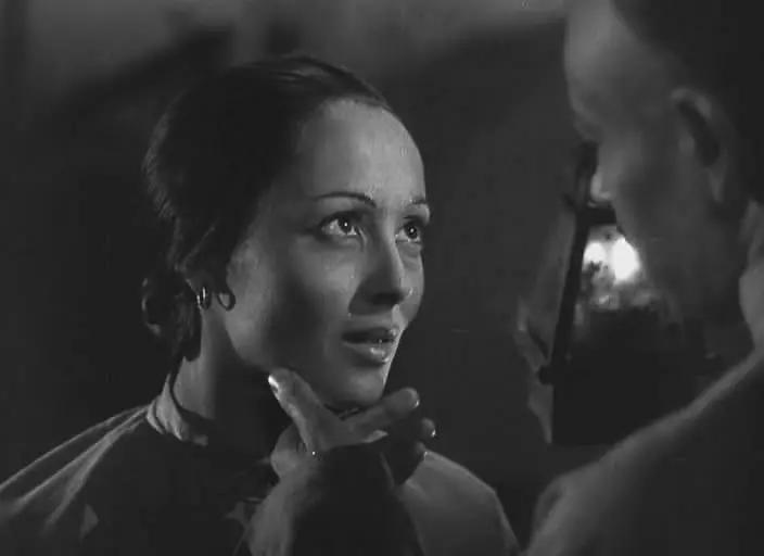 狡猾恶魔、*女妓***妇情**，华人在好莱坞的百年屈辱史