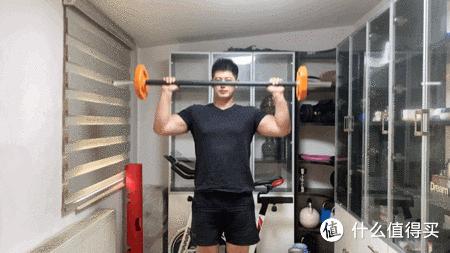 杠铃健身正确训练方法,新手健身怎样利用杠铃训练