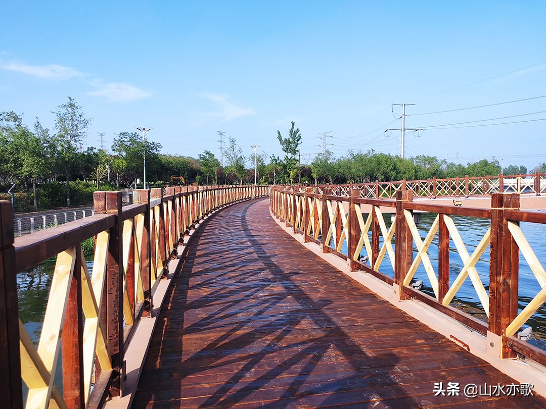 石家庄高新区这座公园，绿草茵茵电船驰行，还有两座别致的网红桥