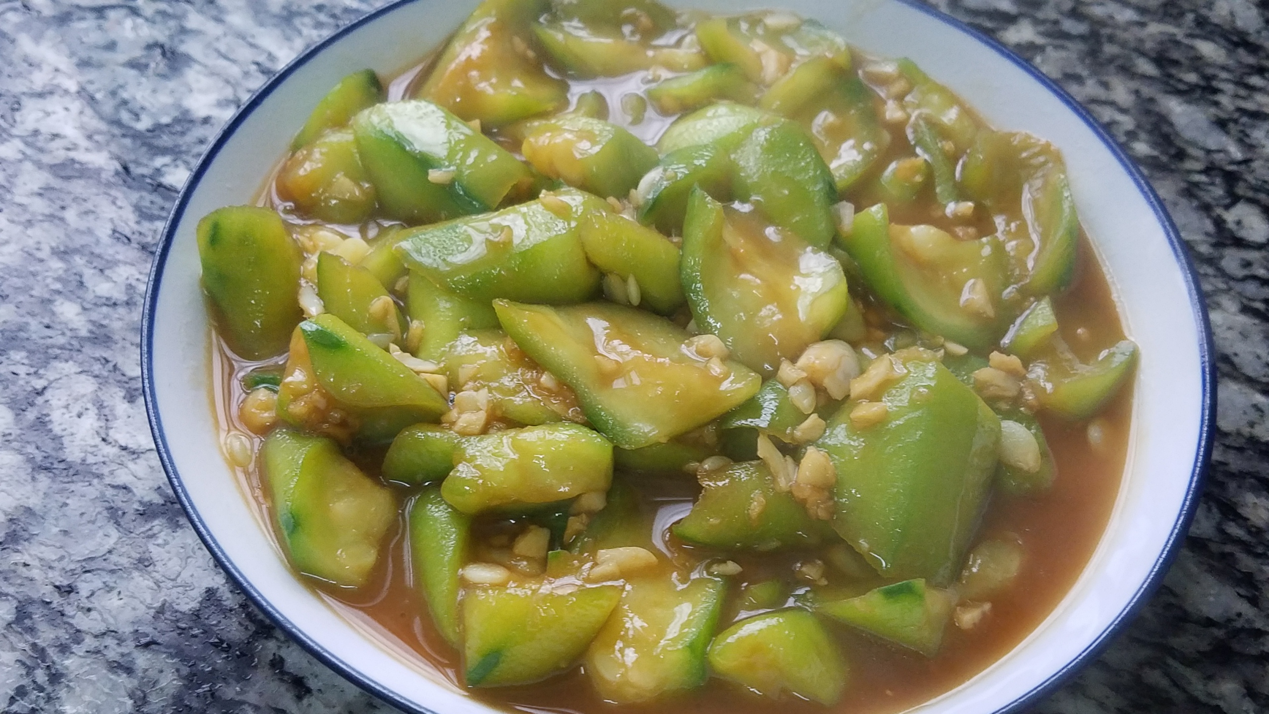 丝瓜的家常做法简单下饭,丝瓜清淡的做法大全