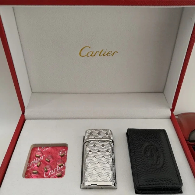 号称“三昧真火”打火机的卡地亚，打败“Zippo”秒杀“佐罗”